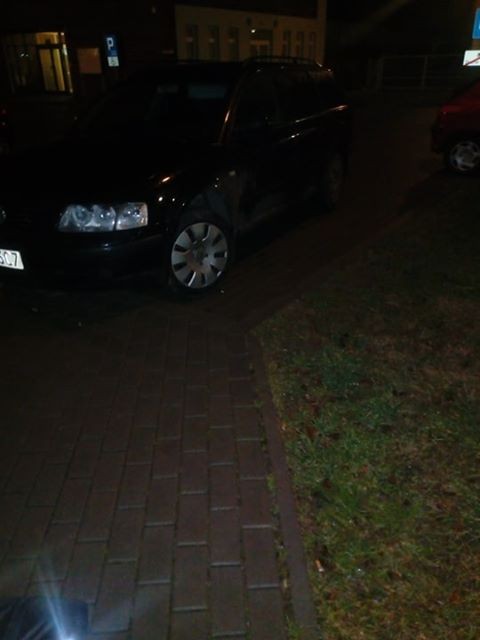 Mistrz (nie tylko) parkowania na Kotarbińskiego w Malborku.