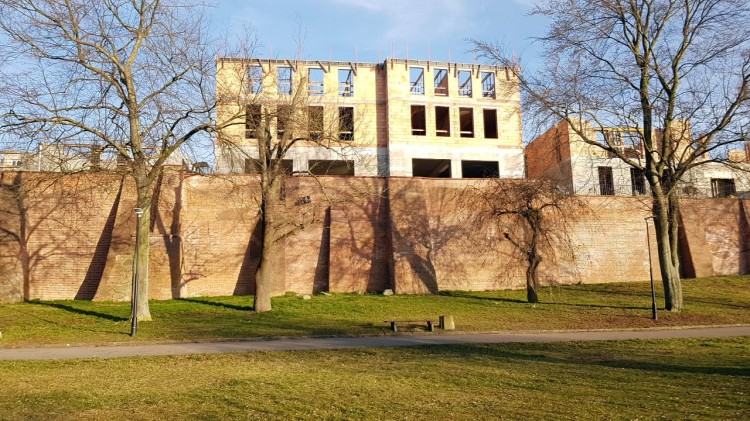 Budowa kamienic na Starym Mieście w Malborku. Zobacz postęp prac Marzec&#8230;